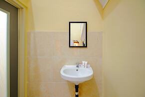 OYO Life 1643 Grand Monica