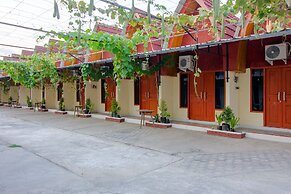 OYO Life 1643 Grand Monica