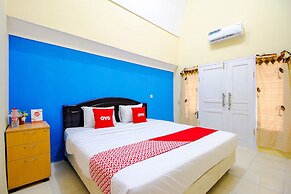 OYO Life 1643 Grand Monica