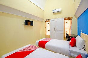 OYO Life 1643 Grand Monica