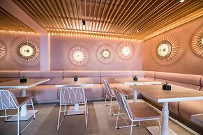 Akasha Beach Hotel & Spa
