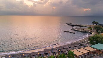 Akasha Beach Hotel & Spa