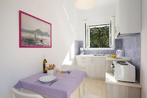 Kontokali Lake House