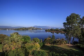 Kontokali Lake House