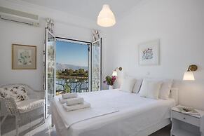 Kontokali Lake House