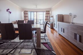 25 - Elegant apartment with Seaviews
