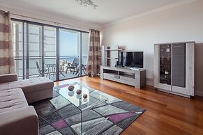 25 - Elegant apartment with Seaviews