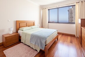 25 - Elegant apartment with Seaviews