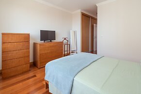 25 - Elegant apartment with Seaviews