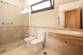 25 - Elegant apartment with Seaviews