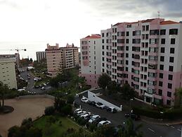 25 - Elegant apartment with Seaviews