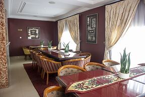 His Majesty's Hotel and Apartments