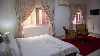 His Majesty's Hotel and Apartments
