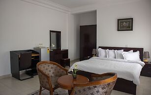 His Majesty's Hotel and Apartments
