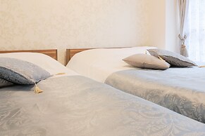 Grand Court Namba 205