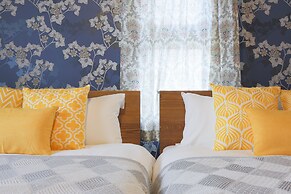 Grand Court Namba 206