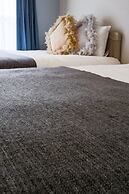 Grand Court Namba 401