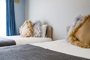 Grand Court Namba 401