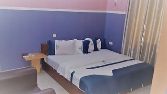 Glorious Hotel & Suites