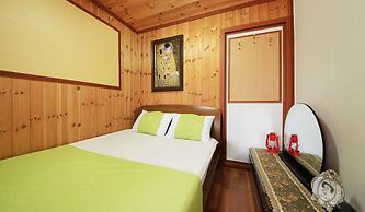 Lake Scenery Pension