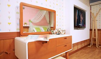 Lake Scenery Pension