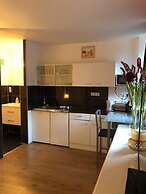 Friesenwall Centrum 5 min to Mainstation