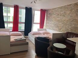 Friesenwall Centrum 5 min to Mainstation