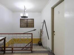 Coffee Swings Lodging House