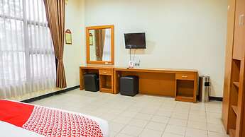 OYO 1740 Tekmira Residence Supratman Syariah