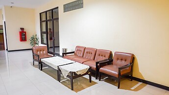 OYO 1740 Tekmira Residence Supratman Syariah