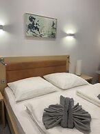 Lovely Rooms Next to the Trainstation WG