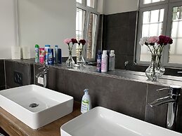 Lovely Rooms Next to the Trainstation WG