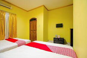 OYO 1770 Hotel Mawar Saron 2