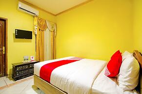OYO 1770 Hotel Mawar Saron 2