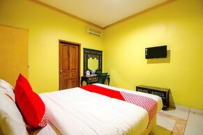 OYO 1770 Hotel Mawar Saron 2