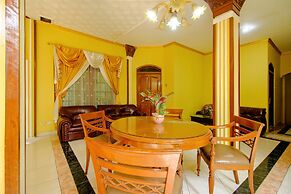 OYO 1770 Hotel Mawar Saron 2