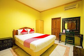 OYO 1770 Hotel Mawar Saron 2