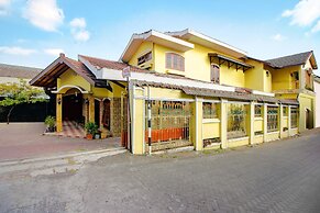 OYO 1770 Hotel Mawar Saron 2