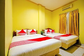 OYO 1770 Hotel Mawar Saron 2