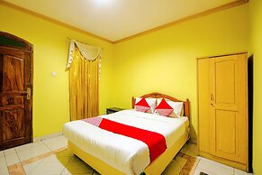 OYO 1770 Hotel Mawar Saron 2