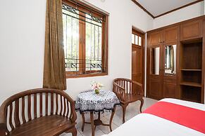 Super OYO 1778 Omah Duwet