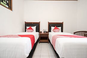 Super OYO 1778 Omah Duwet