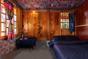 Zizi Homestay and Trekking - Hostel
