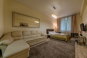 Home Apart 3