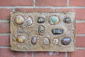 Honey Bee House, Orford
