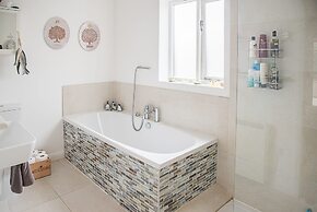 Honey Bee House, Orford