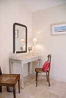 Hill Stables, Ufford