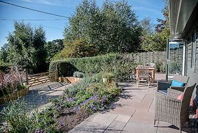 Hill Stables, Ufford