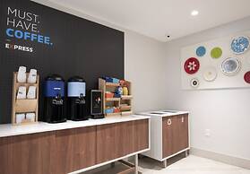 Holiday Inn Express & Suites Jersey City - Holland Tunnel by IHG