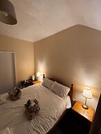 Pinegrove Hotel
